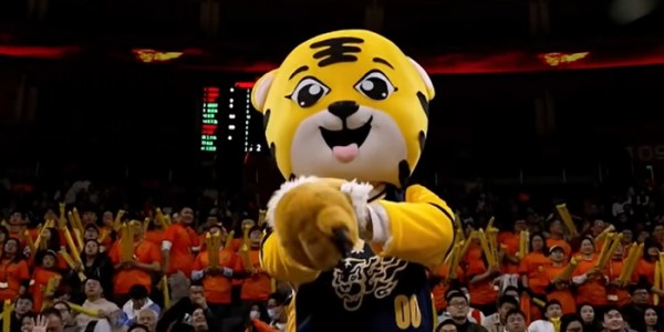 九游游戏中心-焦泊乔会离开广东队吗？CBA名记进行了解答|杜锋|付政浩|广东男篮|沈梓捷|球队_新浪体育_新浪新闻