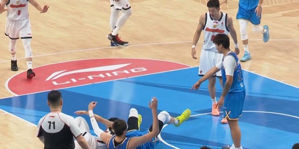 九游中国官网-无缘国家队12人大名单？徐杰伤情曝光，男篮后卫线惨遭重大打击！
