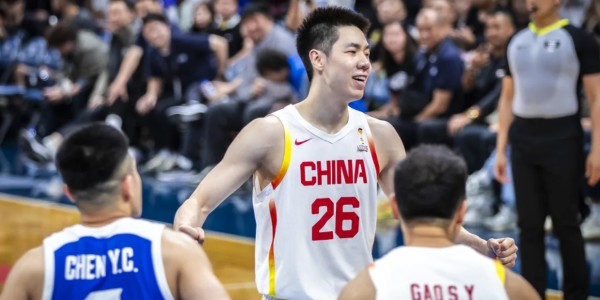 九游app下载-朱俊龙伤情更新！没有大碍，2战轰25分13板4助，已成男篮最强锋线